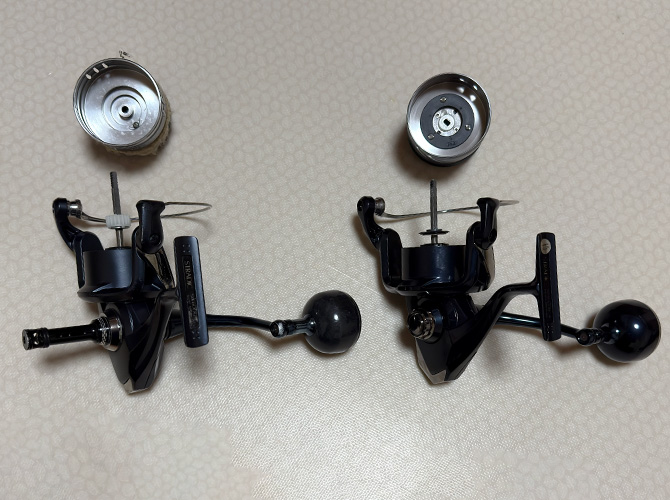▲スプールを外したところ。左が20ストラディックSW 6000XGで、右が24ストラディックSW 6000HG（上の写真と逆になってしまった）