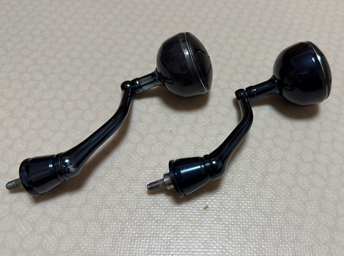 ▲ハンドル　左が20ストラディックSW 6000XGで、右が24ストラディックSW 6000HG