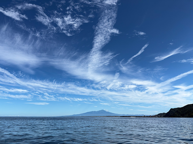 
▲日本海に浮かぶ鳥海山（2026.9.8撮影）