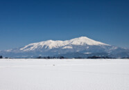 雪の庄内平野と鳥海山遠景　2011.2.21