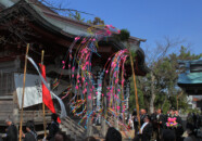 何という神社でしょうか?(^_^;)
十一面観音と書いてあり、庄内札所だそうです。
祭りの行列が、この神社の周りを三回まわります。 鵜渡川原まつり 2011.4.18